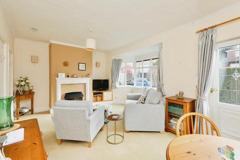 2 bedroom end of terrace house for sale, Smithy Wood Crescent, Woodseats, Sheffield, S8 0NT