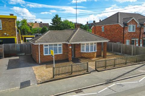 2 bedroom detached bungalow for sale, Watling Street, Hockliffe LU7