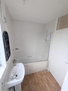 2 bedroom property to rent, Marsh Lane Parade, Stafford Road, Wolverhampton