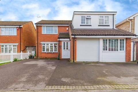 5 bedroom detached house for sale, Kenmara Close, Crawley RH10