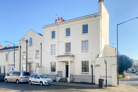 2 bedroom apartment for sale, Portland Place East, Leamington Spa