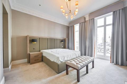 2 bedroom flat to rent, Charles Street, Mayfair, London, W1J