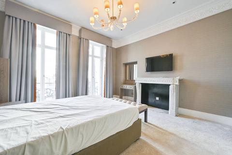 2 bedroom flat to rent, Charles Street, Mayfair, London, W1J