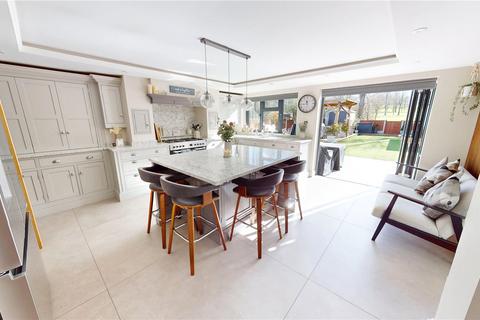 15 Curlew Crescent, Basildon, SS16 5HR
