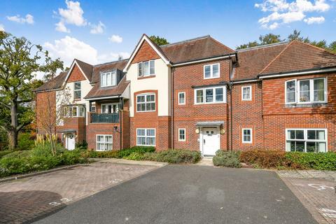 2 bedroom flat to rent, St. Catherines Wood, Camberley, GU15