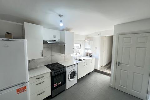 1 bedroom flat to rent, High Street, Enfield