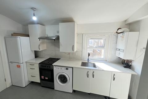 1 bedroom flat to rent, High Street, Enfield