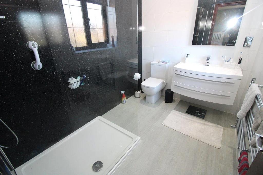 En suite shower room