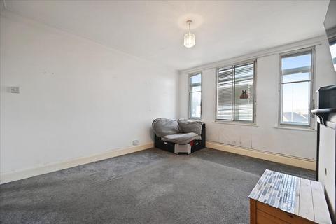 2 bedroom flat for sale, Chartley Parade, Neasden, NW2