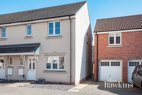 3 bedroom end of terrace house for sale, Buxton Way, Royal Wootton Bassett