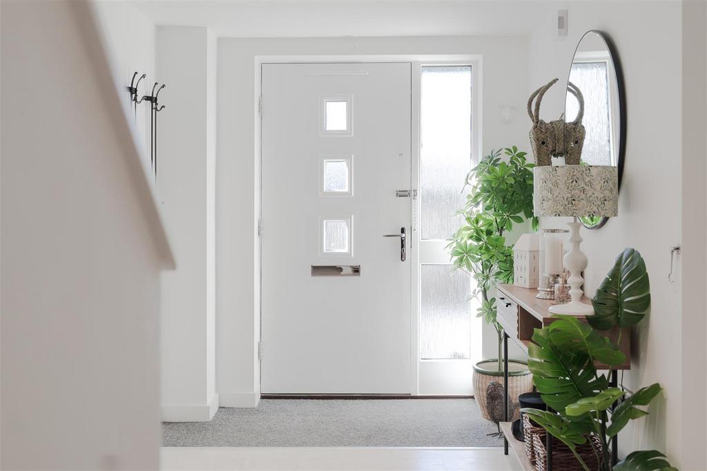 Hallway 1.jpg