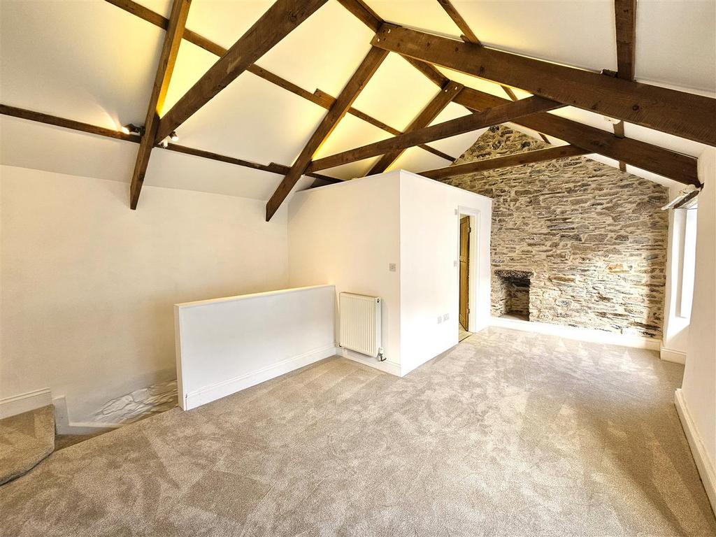 Bedroom 1.jpg