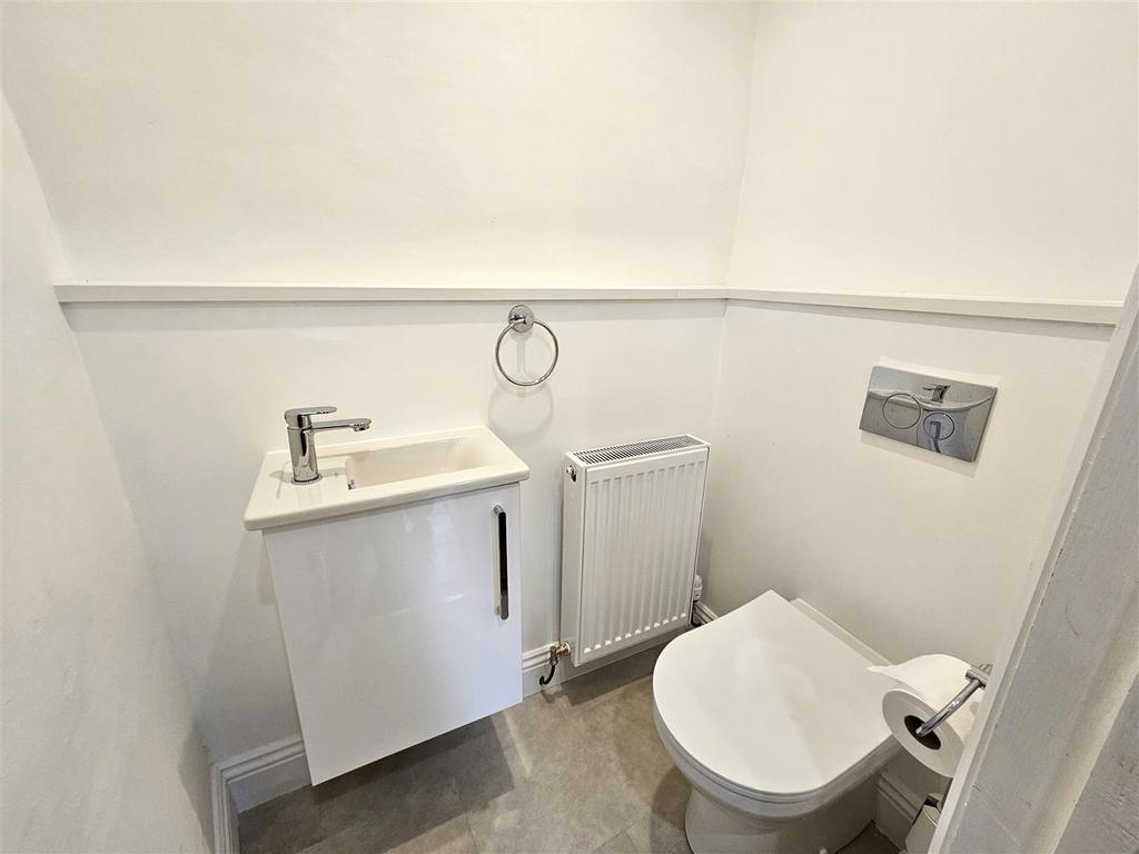 Downstairs Cloakroom.jpg