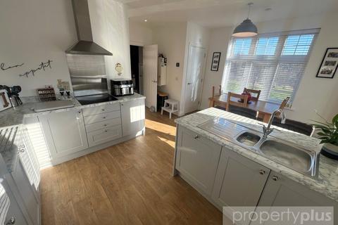 undefined, Ffordd Maendy, Tonyrefail, Porth, Rhondda Cynon Taff, CF39