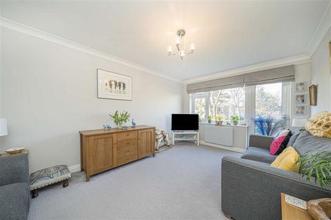 1 bedroom flat for sale, Elton Close, Kingston Upon Thames KT1