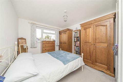 1 bedroom flat for sale, Elton Close, Kingston Upon Thames KT1