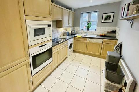 2 bedroom apartment to rent, Birch End, Warwick