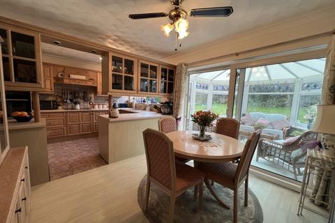 9 Basildene Close, Gilwern, Abergavenny, NP7 0AW