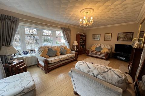 9 Basildene Close, Gilwern, Abergavenny, NP7 0AW
