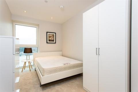 2 bedroom apartment to rent, Glasshouse Gardens, Westfield Ave, E20