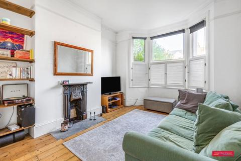 2 bedroom flat to rent, Turney Road London SE21