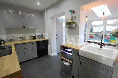 3 bedroom terraced house for sale, Sunnybank Street, Sowerby Bridge HX6