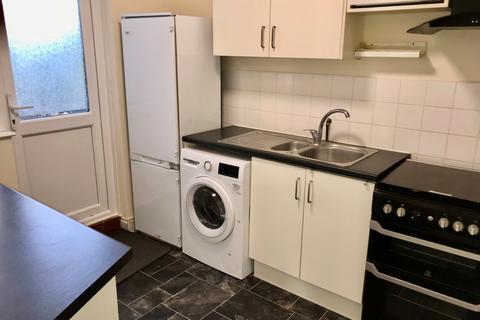 2 bedroom flat to rent, Windermere Avenue, Wembley, HA9