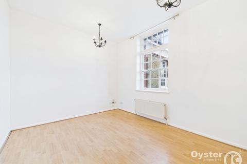 2 bedroom flat to rent, Tresilian Avenue, London, N21