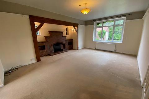 5 bedroom detached house to rent, Kirkroyds Lane, New Mill