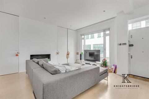 8 Henniker Mews, London, SW3 6BL