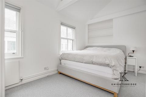 8 Henniker Mews, London, SW3 6BL