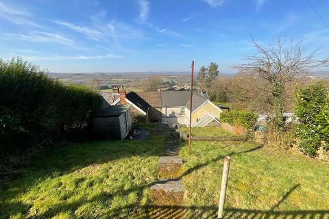 3 bedroom terraced house for sale, Heol Y Garn, Ammanford SA18