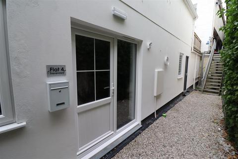 1 bedroom flat to rent, The Leats, Truro