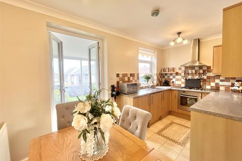 2 bedroom semi-detached house for sale, Woodside Gardens, Dunston, NE11