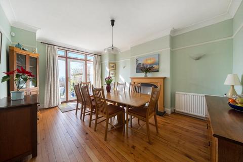 4 bedroom detached house for sale, Waddington Way, Crystal Palace