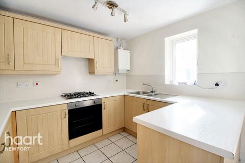 3 bedroom semi-detached house to rent, Churchwood, PONTYPOOL