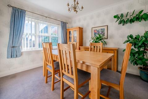 27 Brays Lane, Rochford, SS4 3DP