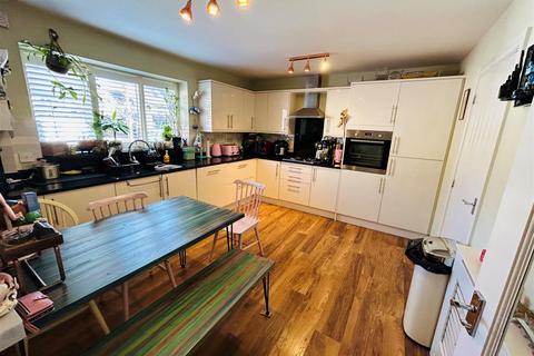 4 bedroom semi-detached house for sale, Mayflower Close, Coombe Dingle, Bristol, BS9