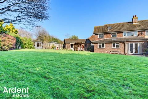 4 bedroom semi-detached house for sale, Norfolk Close, Maldon