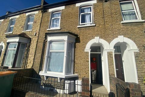 2 bedroom flat to rent, 55a Braemar Road Ground floor flat London E13 8EH