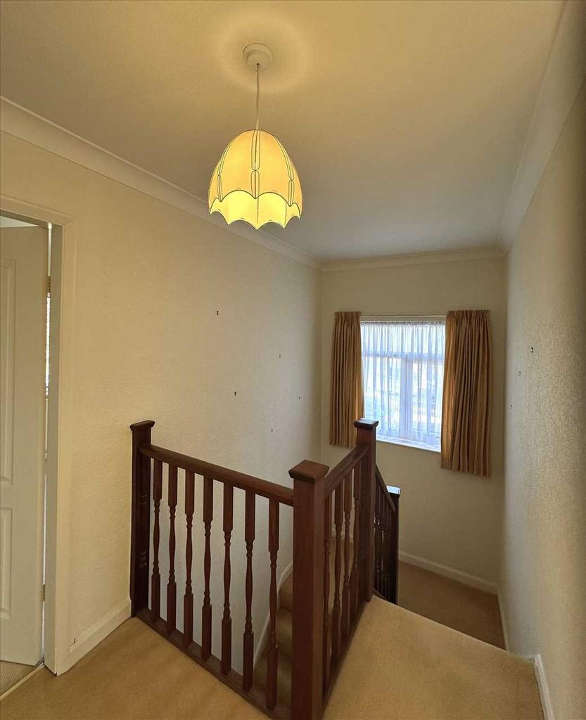 Double bedroom 2: