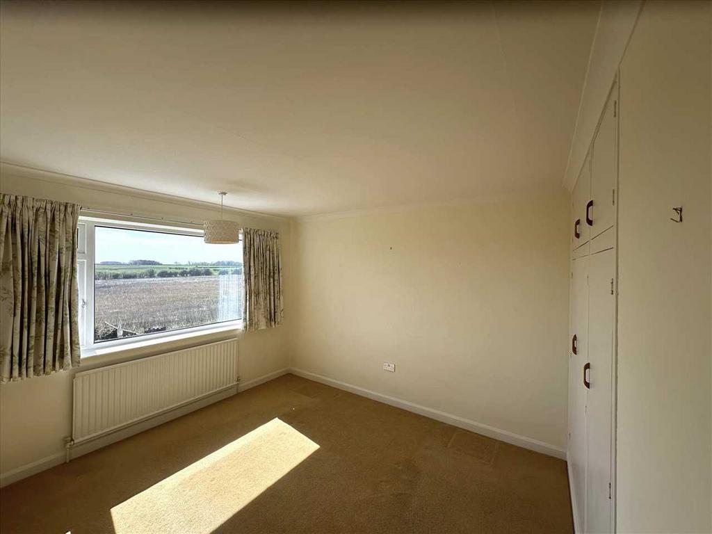 Good size bedroom 4: