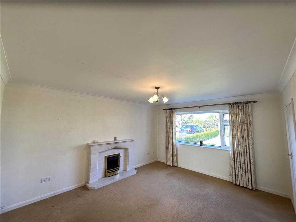 Open entrance porch: