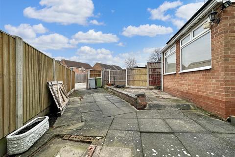 3 bedroom semi-detached house for sale, Woodstock Close, Newark