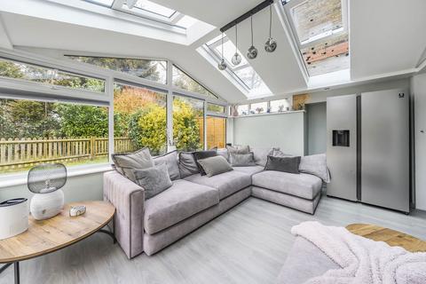 9 Swans Ghyll, Forest Row, RH18 5PA