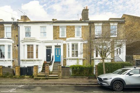 3 bedroom maisonette for sale, Fassett Road, London E8