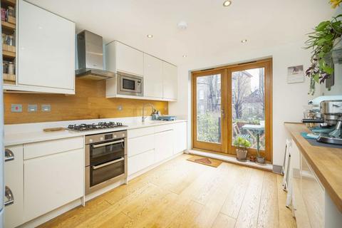 8 Fassett Road, London, E8 1PA