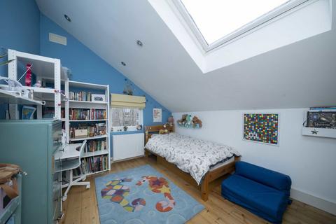 8 Fassett Road, London, E8 1PA