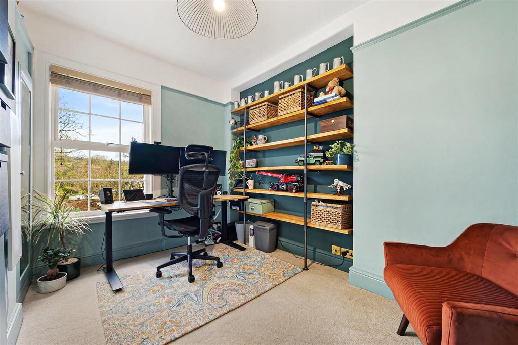 Bedroom/Study