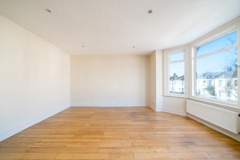 2 bedroom flat to rent, Gleneagle Road, London SW16